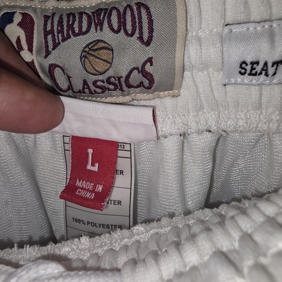 Mitchell & Ness Seattle Supersonics Shorts - Picture 5 of 5